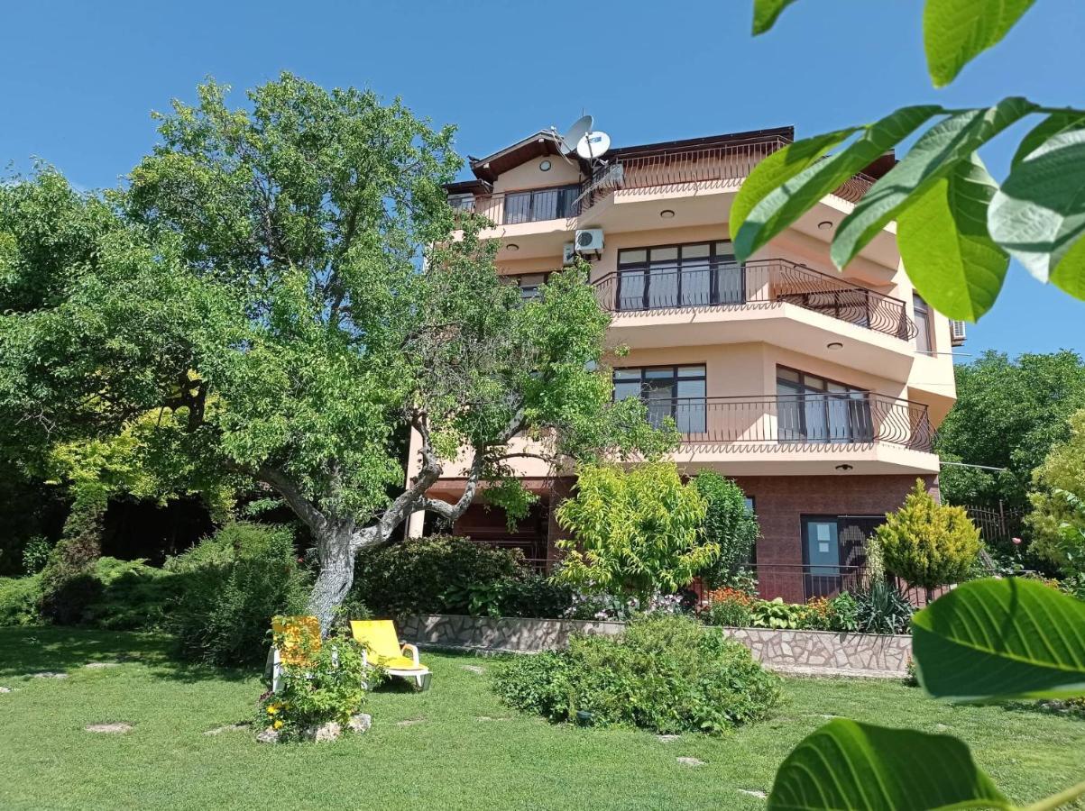 Villa Prolet General-Kantardzhievo Exterior photo